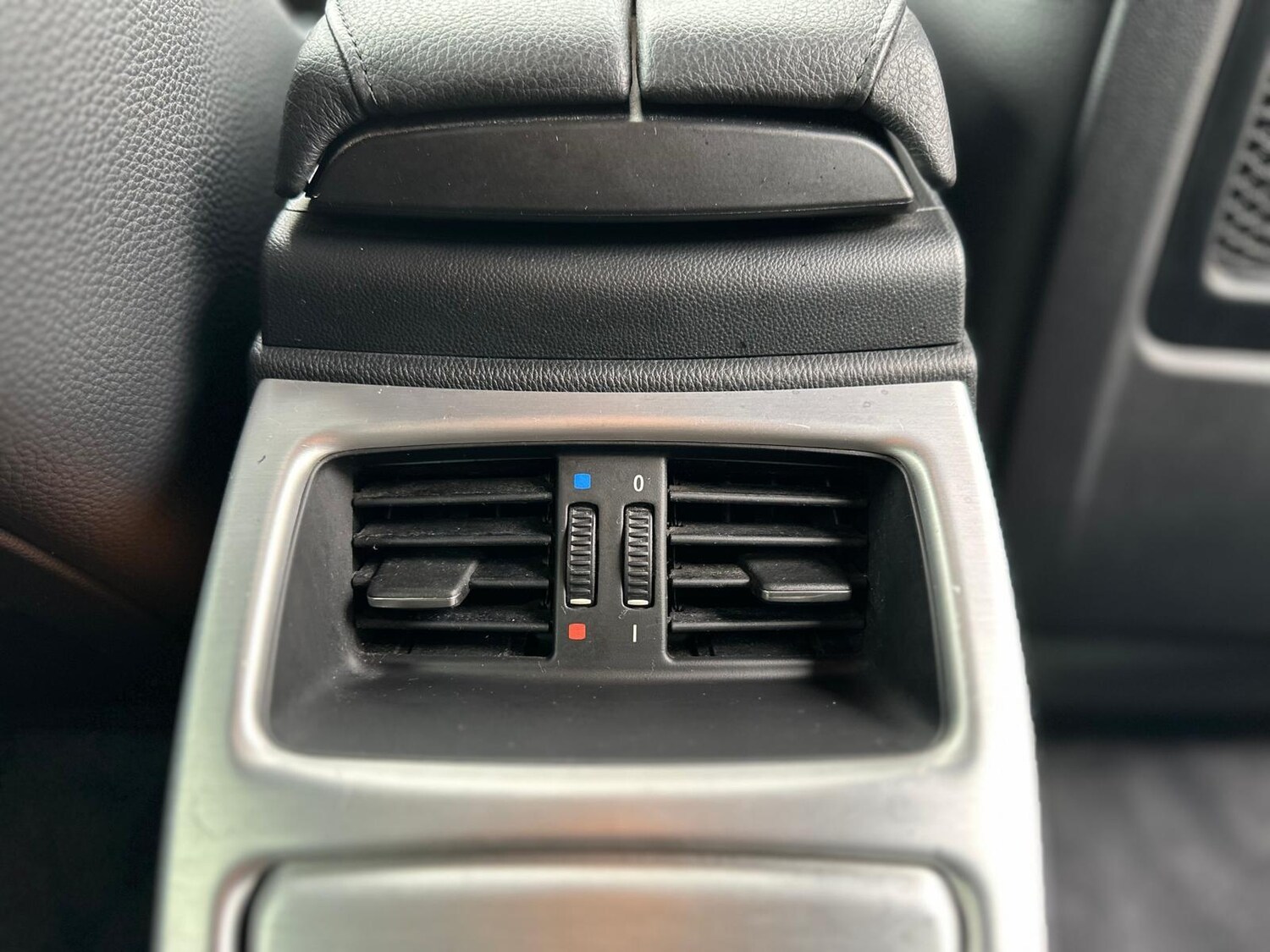 Used BMW 3 Series 2010 for sale - 76668117: Photo 28