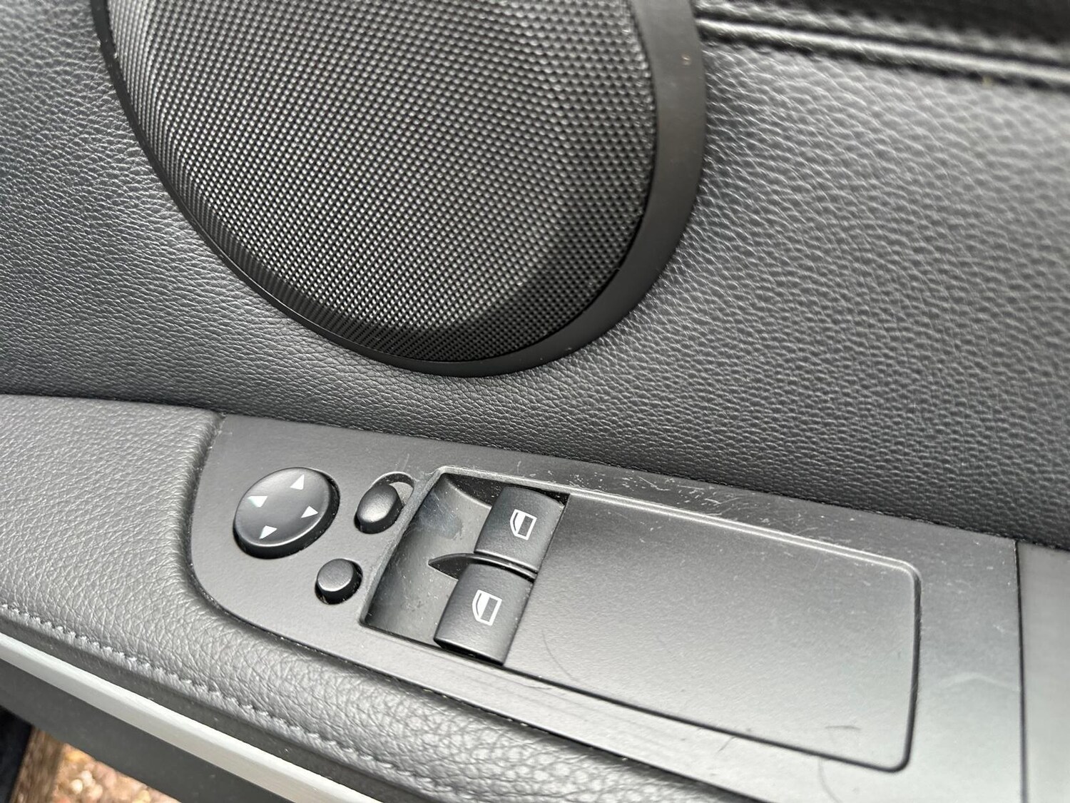 Used BMW 3 Series 2010 for sale - 76668117: Photo 31