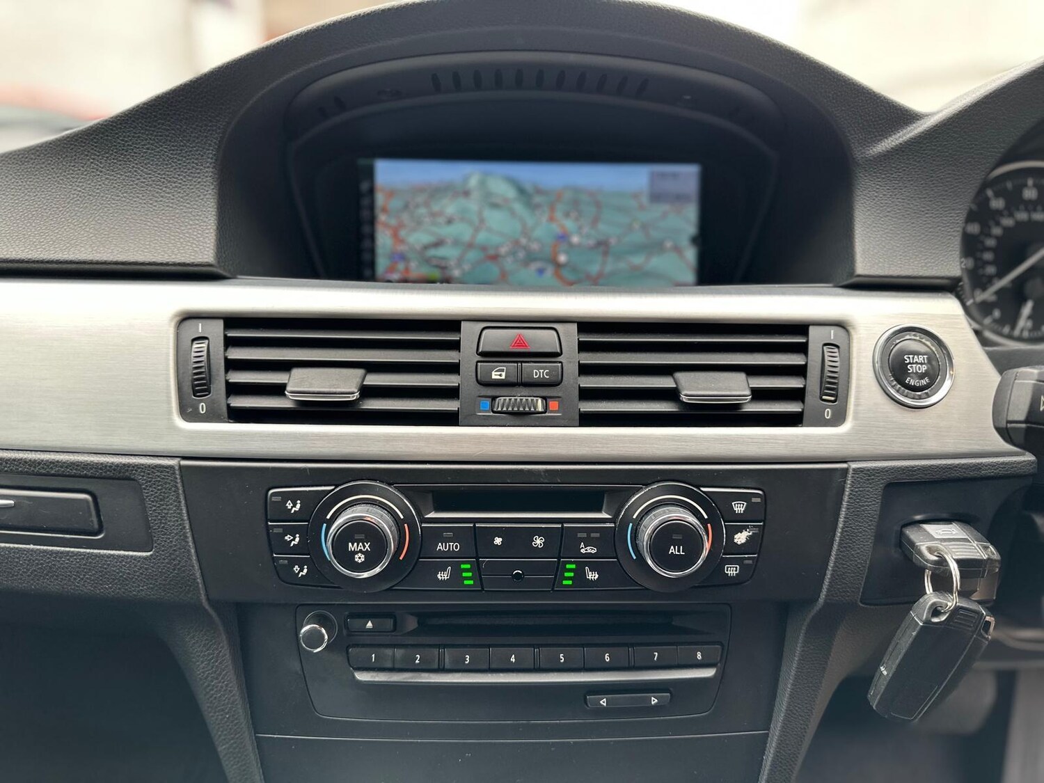 Used BMW 3 Series 2010 for sale - 76668117: Photo 42