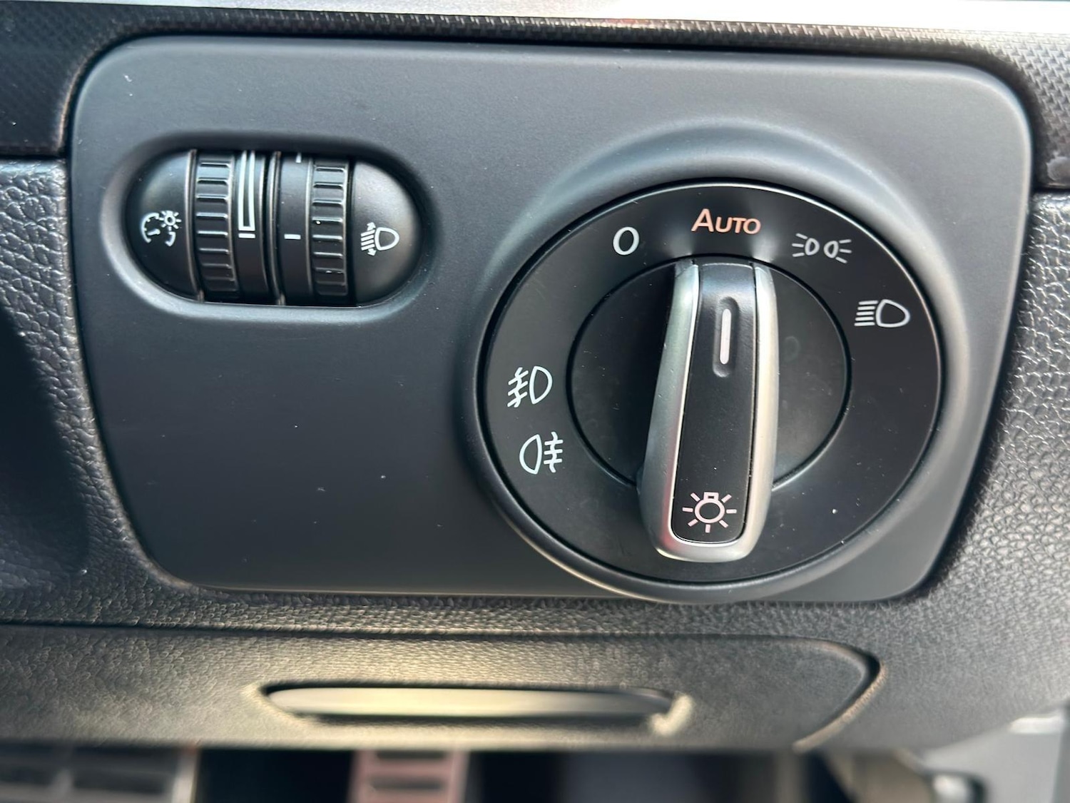 Used Volkswagen EOS 2011 for sale - 78127893: Photo 30