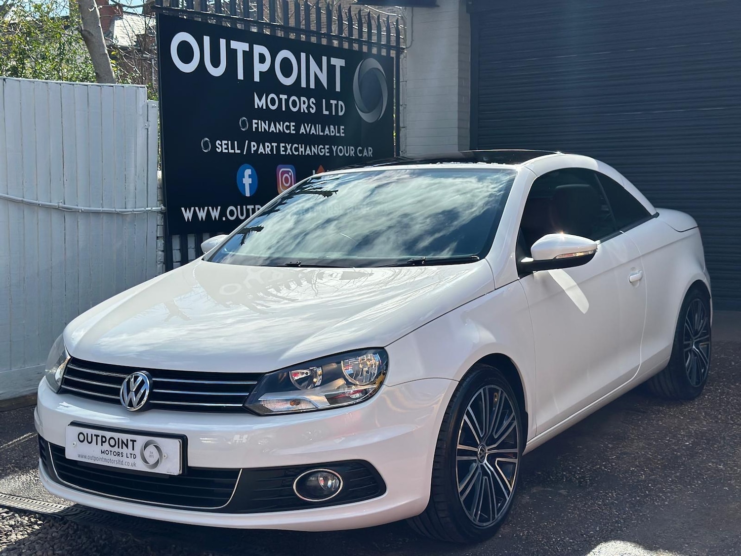 Used Volkswagen EOS 2011 for sale - 78127893: Photo 9