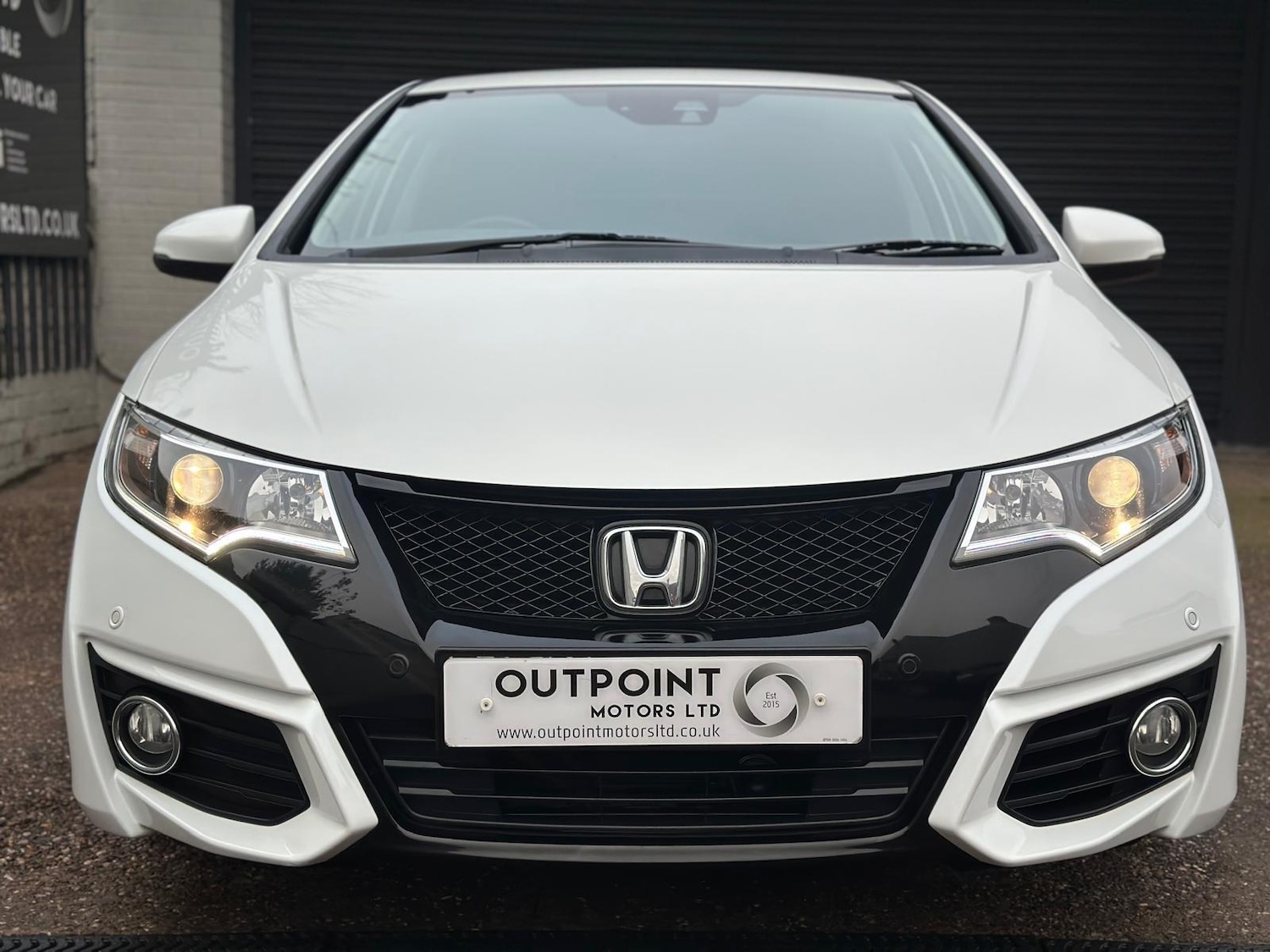 Used Honda Civic 2017 for sale - 76668116: Photo 2