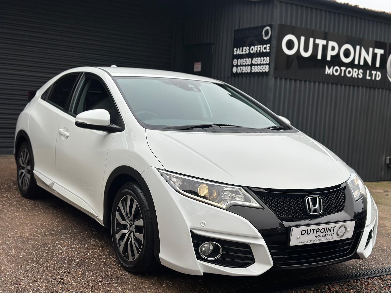 Used Honda Civic 2017 for sale - 76668116: Photo 4