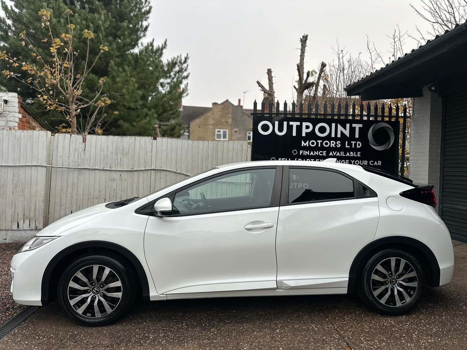 Used Honda Civic 2017 for sale - 76668116: Photo 9