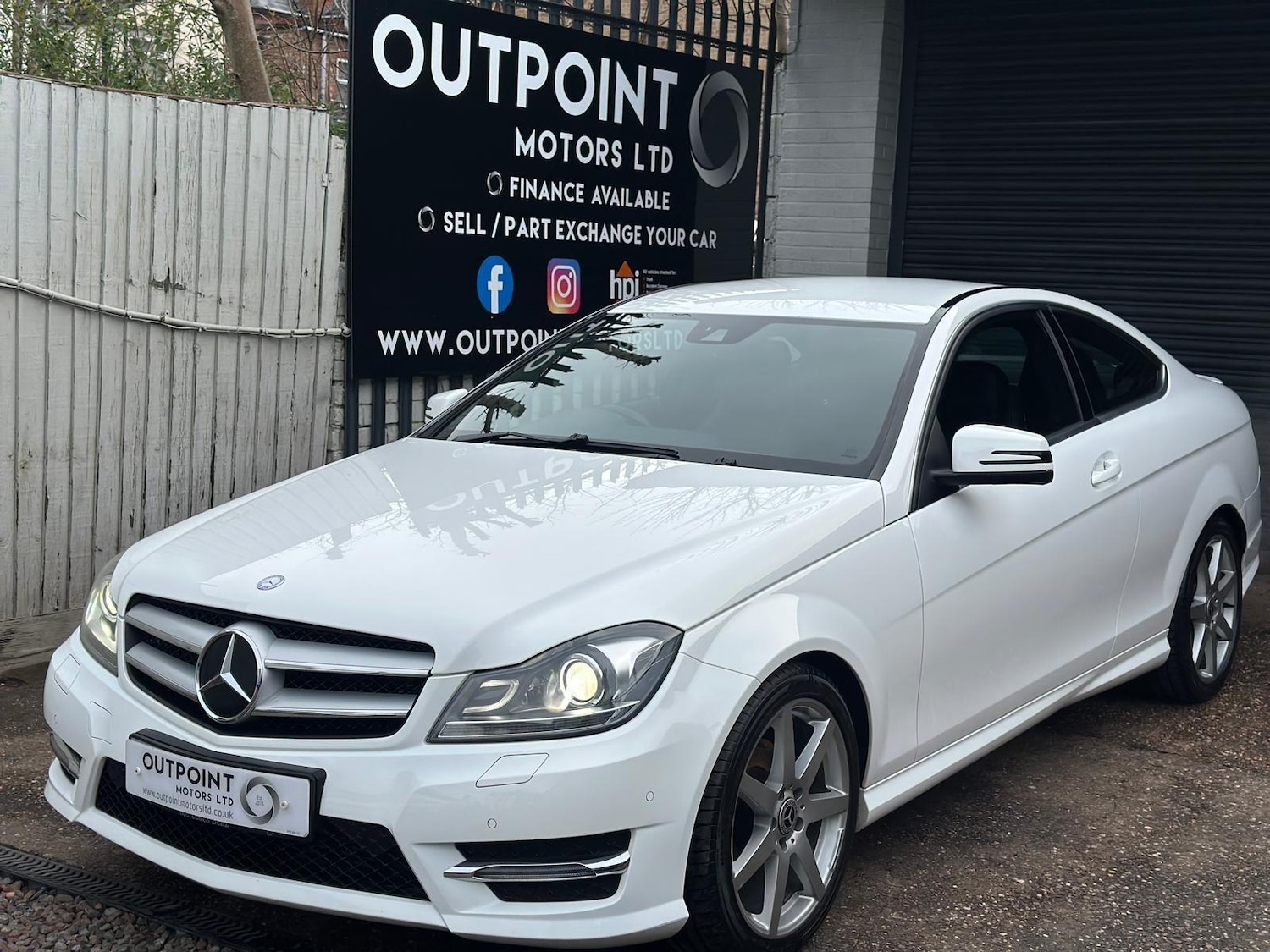 Used Mercedes-Benz C Class 2013 for sale - 77203497: Photo 4