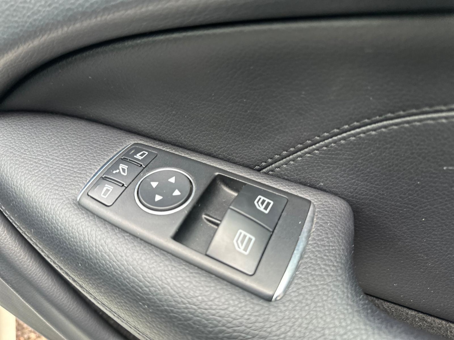 Used Mercedes-Benz C Class 2013 for sale - 77203497: Photo 40