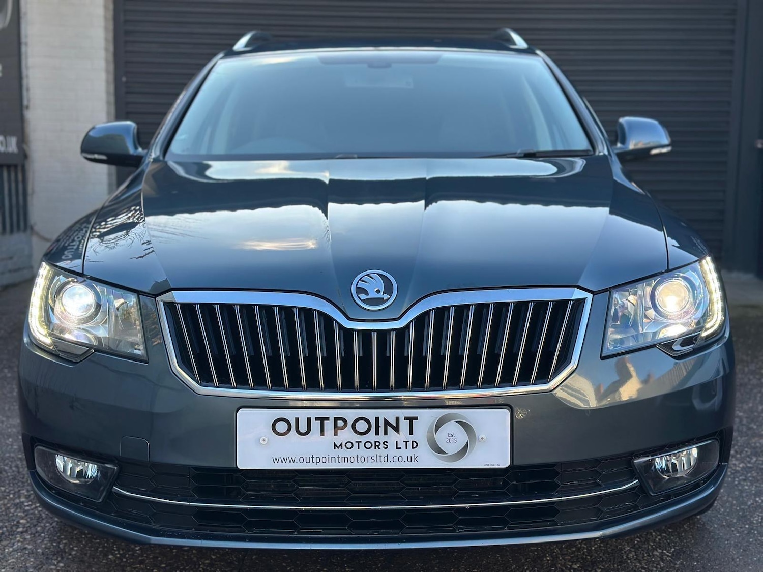Used Skoda Superb 2014 for sale - 76668120: Photo 2