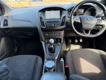 Used Ford Focus 2017 for sale - 79328134: Photo