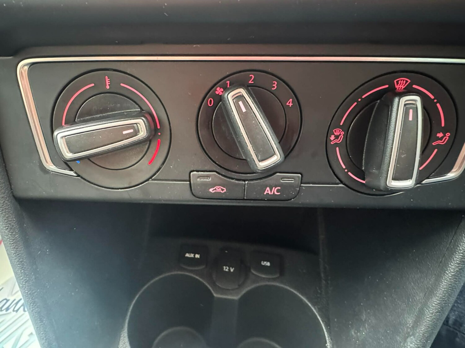 Used Volkswagen Polo 2015 for sale - 77678932: Photo 9