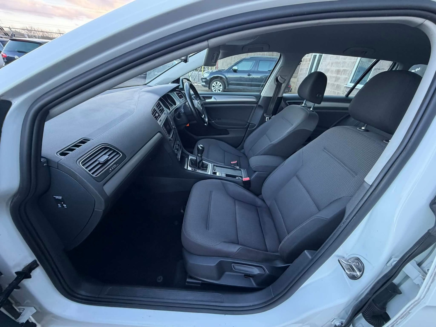 Used Volkswagen Golf 2015 for sale - 77570974: Photo 9