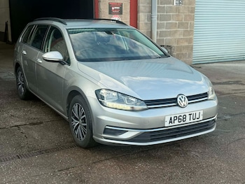 Used Volkswagen Golf 2019 for sale - 78027539: Photo