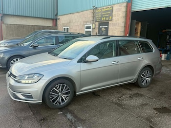 Used Volkswagen Golf 2019 for sale - 78027539: Photo