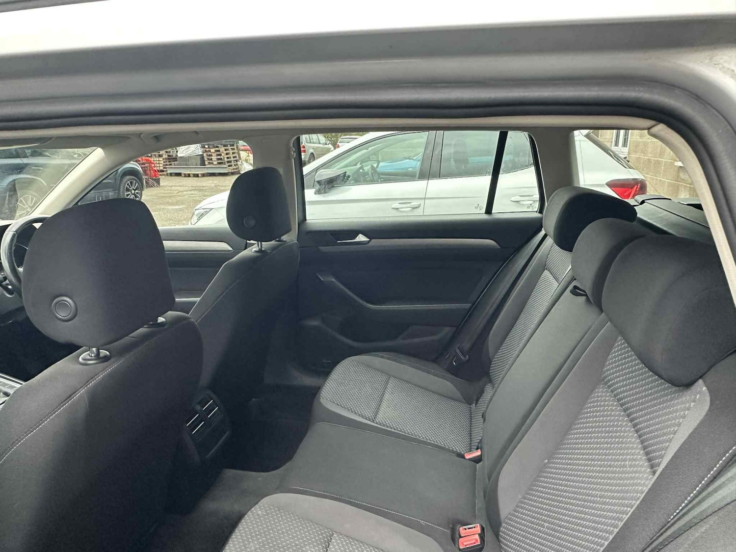 Used Volkswagen Passat 2015 for sale - 76560133: Photo 9