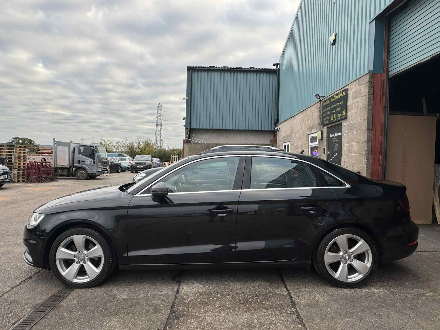 Used Audi A3 2014 for sale - 76332109: Photo 4