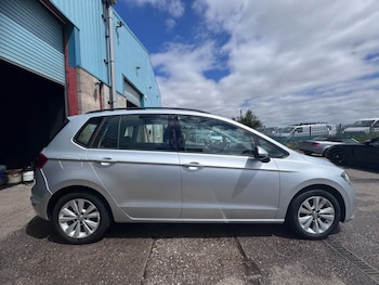 Used Volkswagen Golf SV 2015 for sale - 79112046: Photo