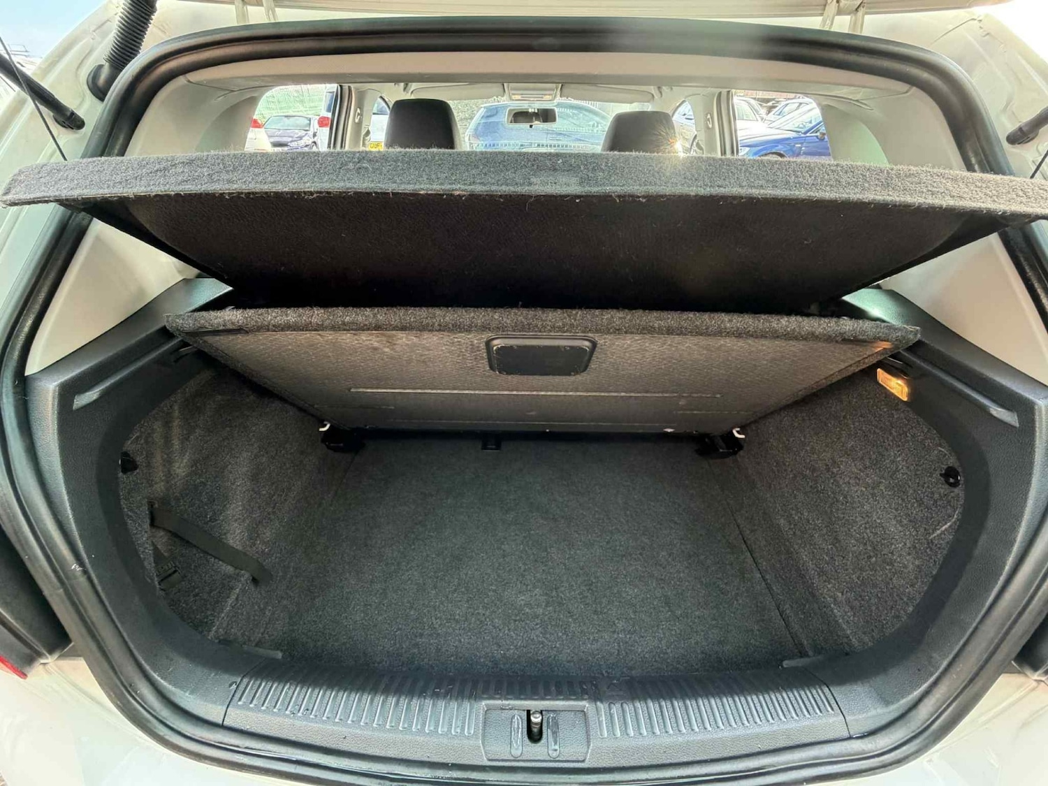 Used Volkswagen Polo 2011 for sale - 76893061: Photo 19