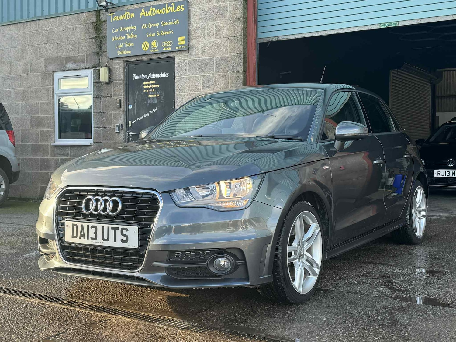 Used Audi A1 2013 for sale - 76757925: Photo 4