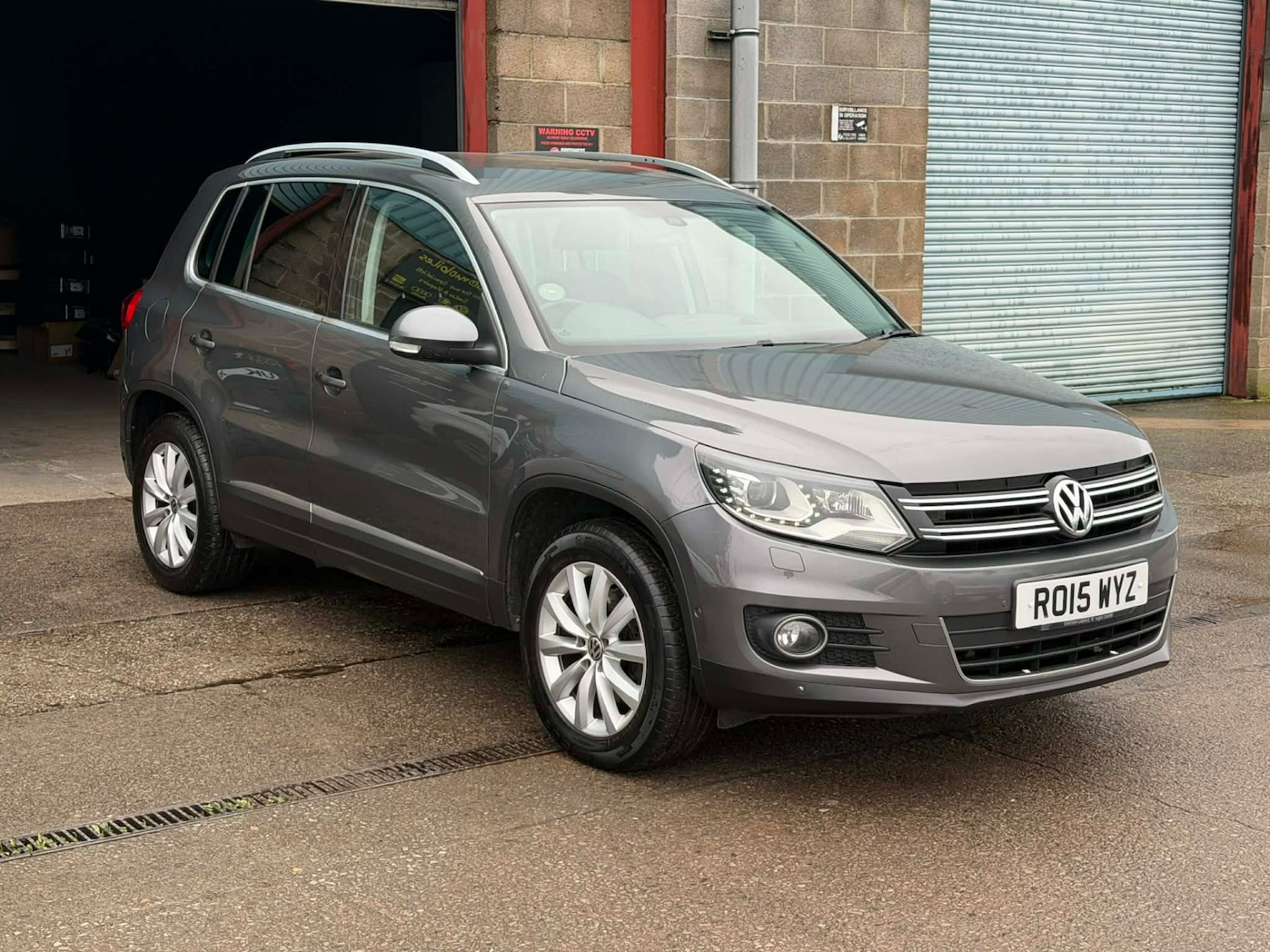 Used Volkswagen Tiguan 2015 for sale - 77630867: Photo 2