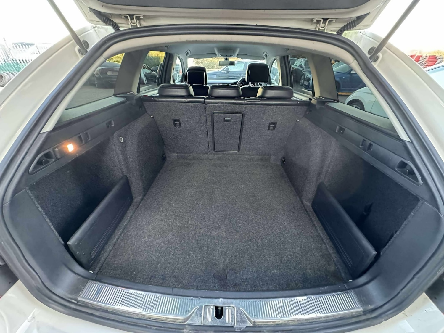 Used Skoda Superb 2014 for sale - 77085577: Photo 11