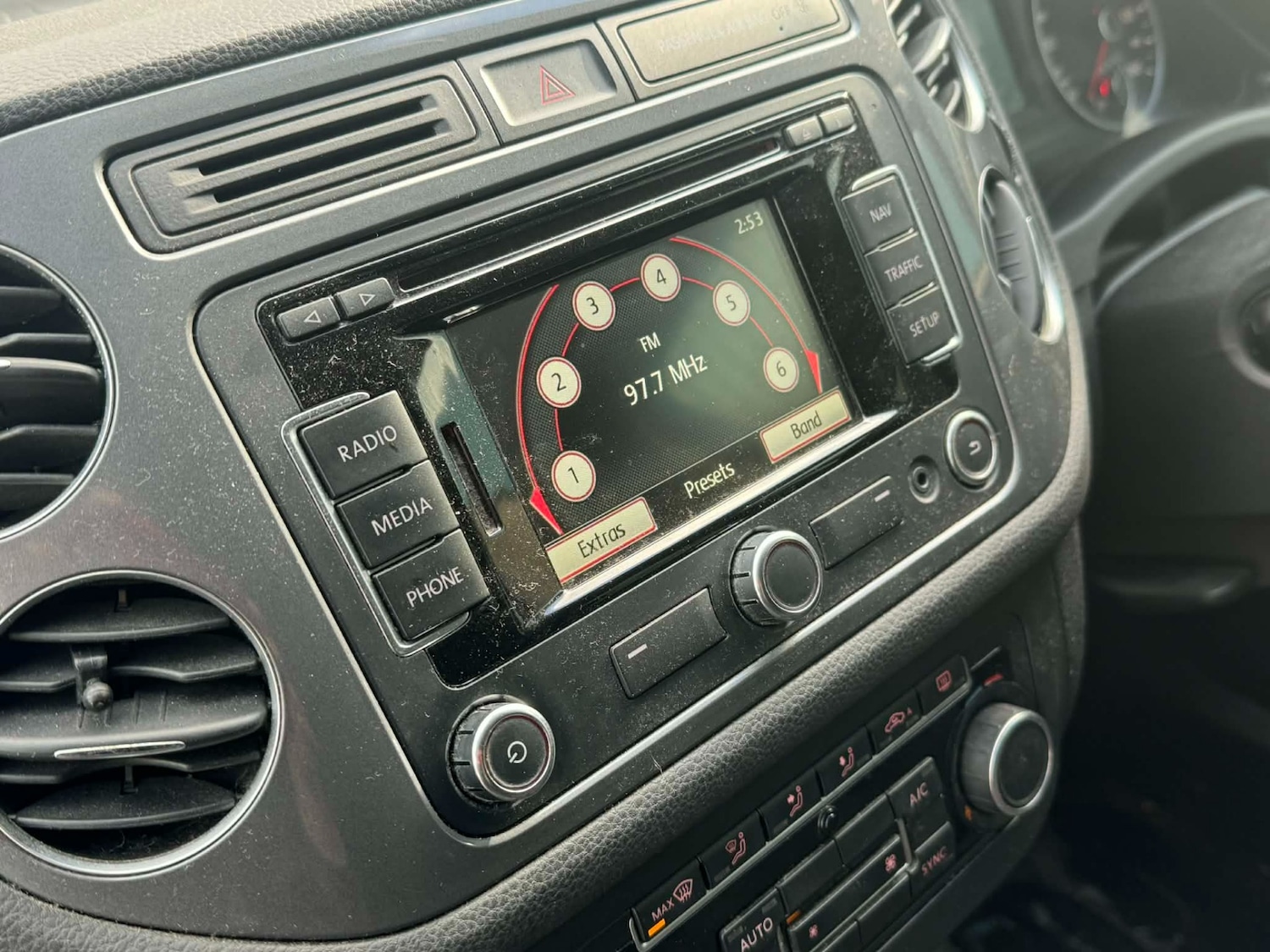 Used Volkswagen Tiguan 2014 for sale - 77543853: Photo 10