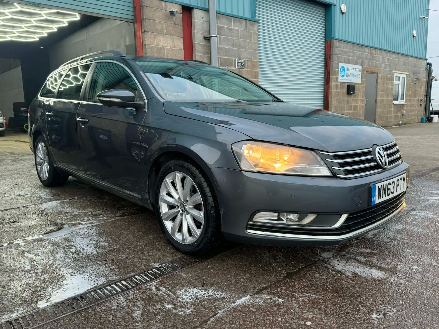 Used Volkswagen Passat 2013 for sale - 77735129: Photo 2