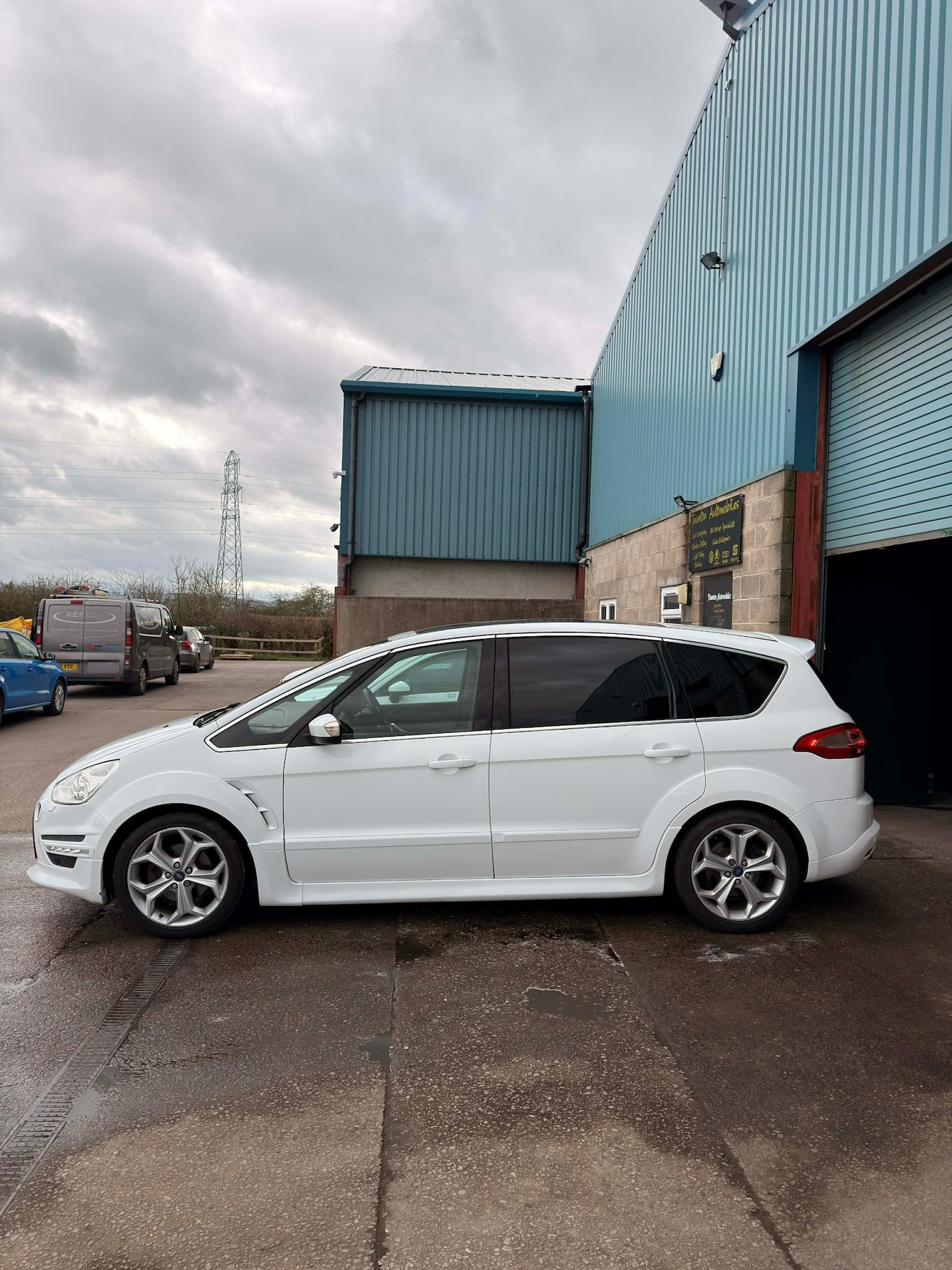Used Ford S-Max 2012 for sale - 77819017: Photo 4