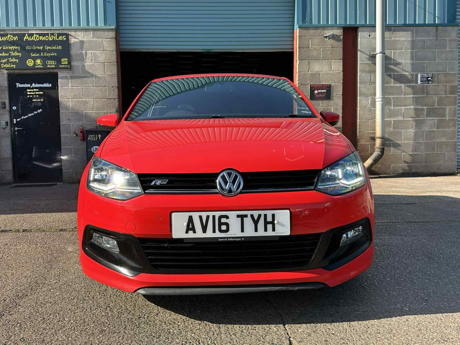 Used Volkswagen Polo 2016 for sale - 76265814: Photo 2