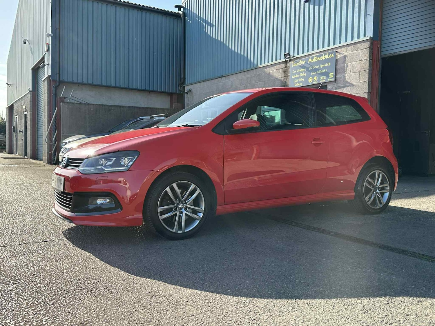 Used Volkswagen Polo 2016 for sale - 76265814: Photo 3