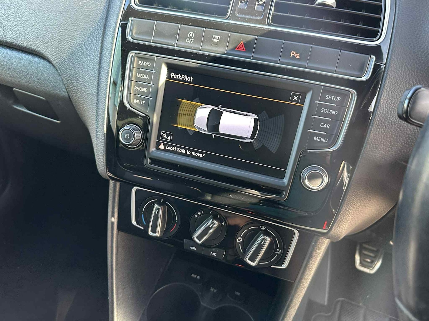 Used Volkswagen Polo 2016 for sale - 76265814: Photo 30