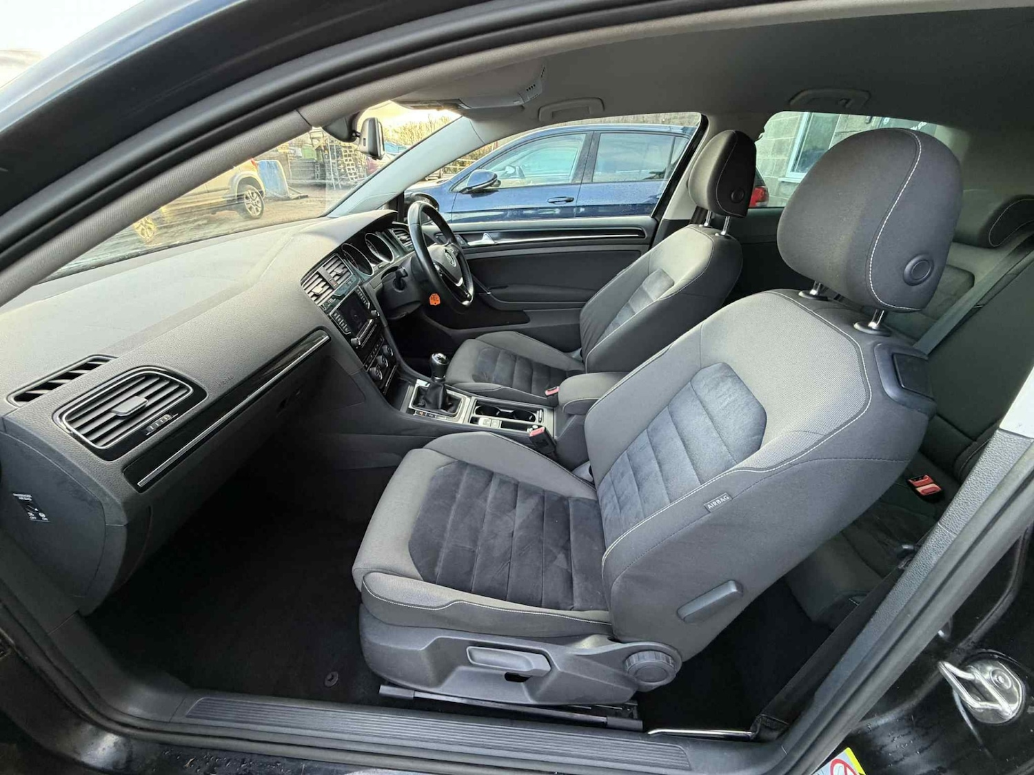 Used Volkswagen Golf 2013 for sale - 76669428: Photo 27