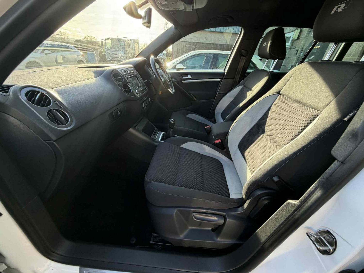 Used Volkswagen Tiguan 2015 for sale - 76940389: Photo 23