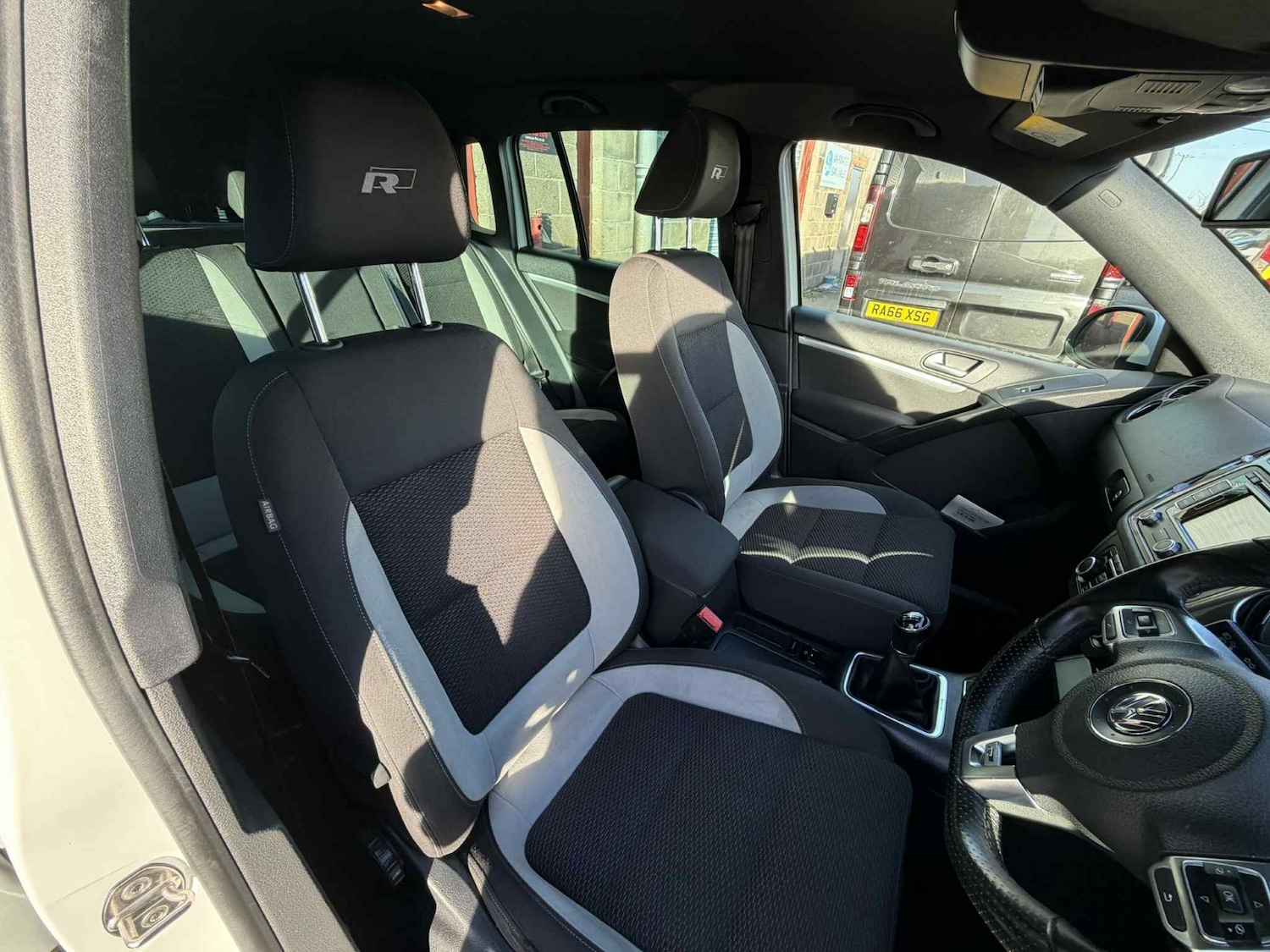 Used Volkswagen Tiguan 2015 for sale - 76940389: Photo 24