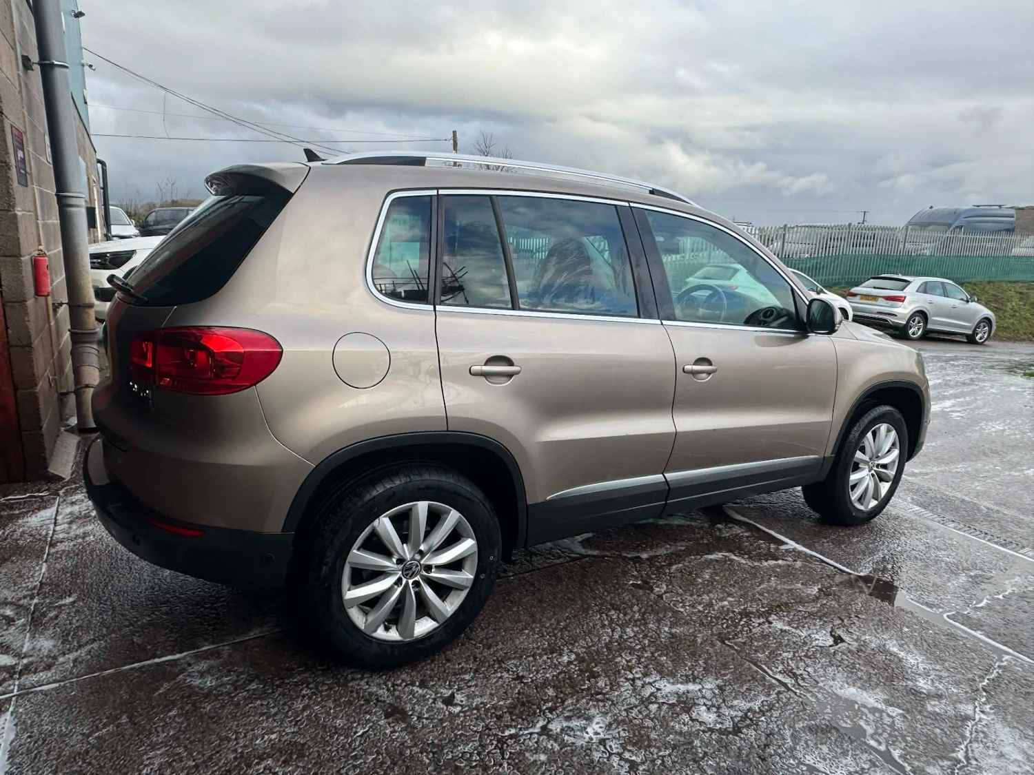 Used Volkswagen Tiguan 2015 for sale - 77545350: Photo 5