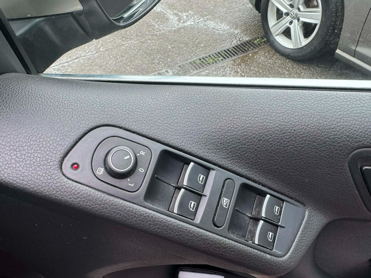 Used Volkswagen Tiguan 2015 for sale - 77545350: Photo 9