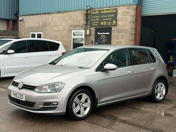 Used Volkswagen Golf 2015 for sale - 77897766: Photo