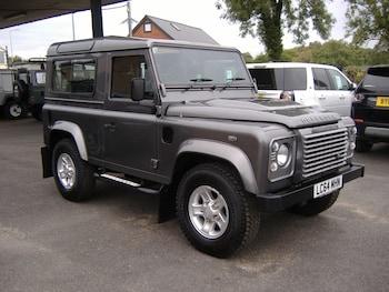 Land Rover - Defender