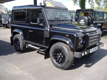 Land Rover - Defender 90