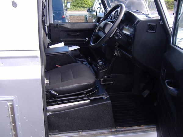 Used Land Rover Defender 110 2013 for sale - 74451487: Photo 12