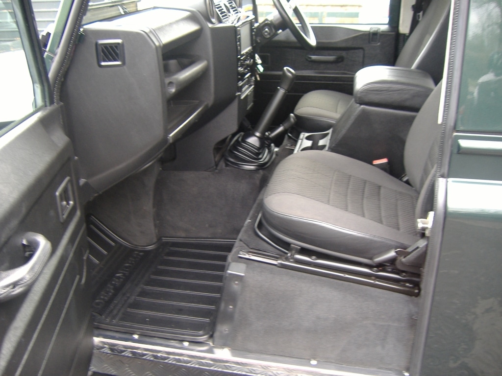 Used Land Rover Defender 2009 for sale - 77694586: Photo 5