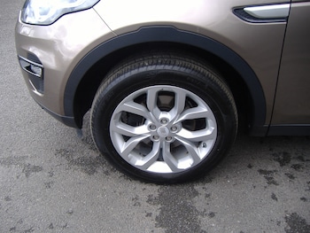 Used Land Rover Discovery Sport 2015 for sale - 78829581: Photo