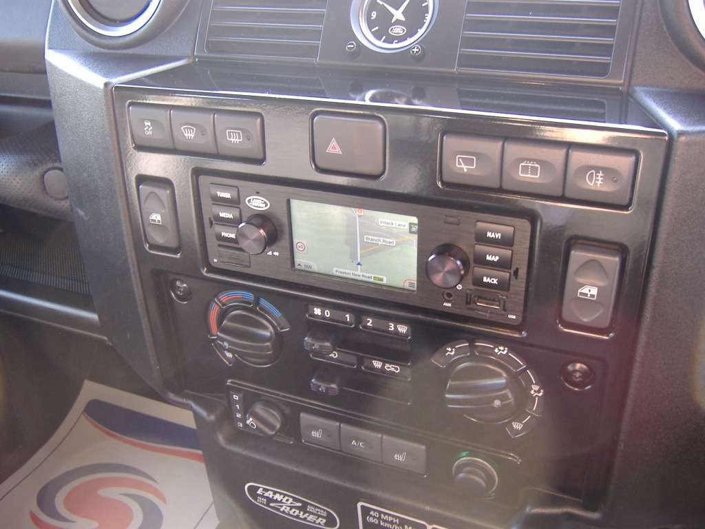 Used Land Rover Defender 2016 for sale - 78202304: Photo 16