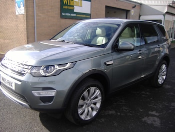 Used Land Rover Discovery Sport 2015 for sale - 76387464: Photo