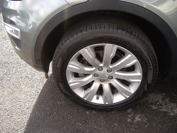 Used Land Rover Discovery Sport 2015 for sale - 76387464: Photo