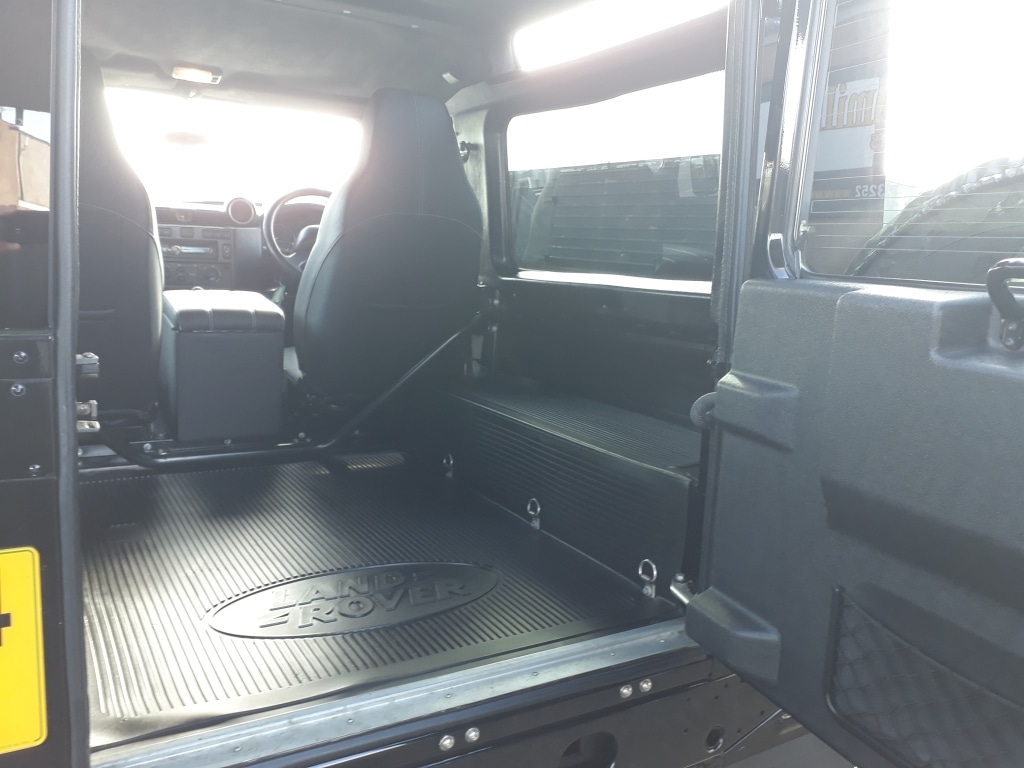 Used Land Rover Defender 2014 for sale - 77891790: Photo 8