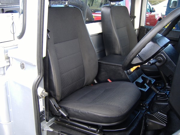 Used Land Rover Defender 110 2013 for sale - 73657386: Photo 10