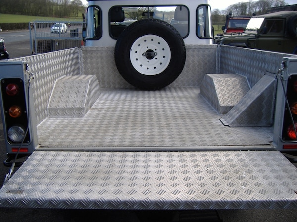 Used Land Rover Defender 110 2013 for sale - 73657386: Photo 7