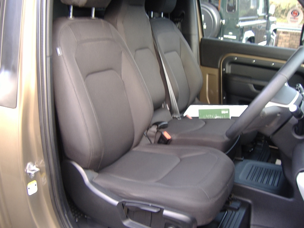 Used Land Rover Defender 2024 for sale - 77073353: Photo 11