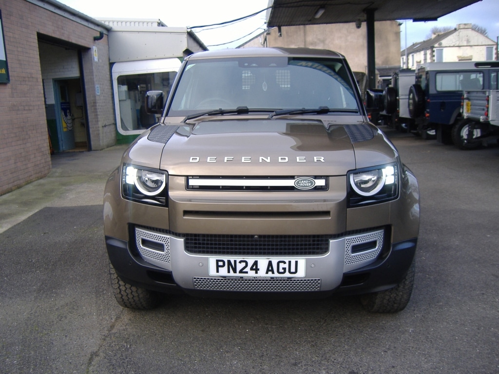 Used Land Rover Defender 2024 for sale - 77073353: Photo 2
