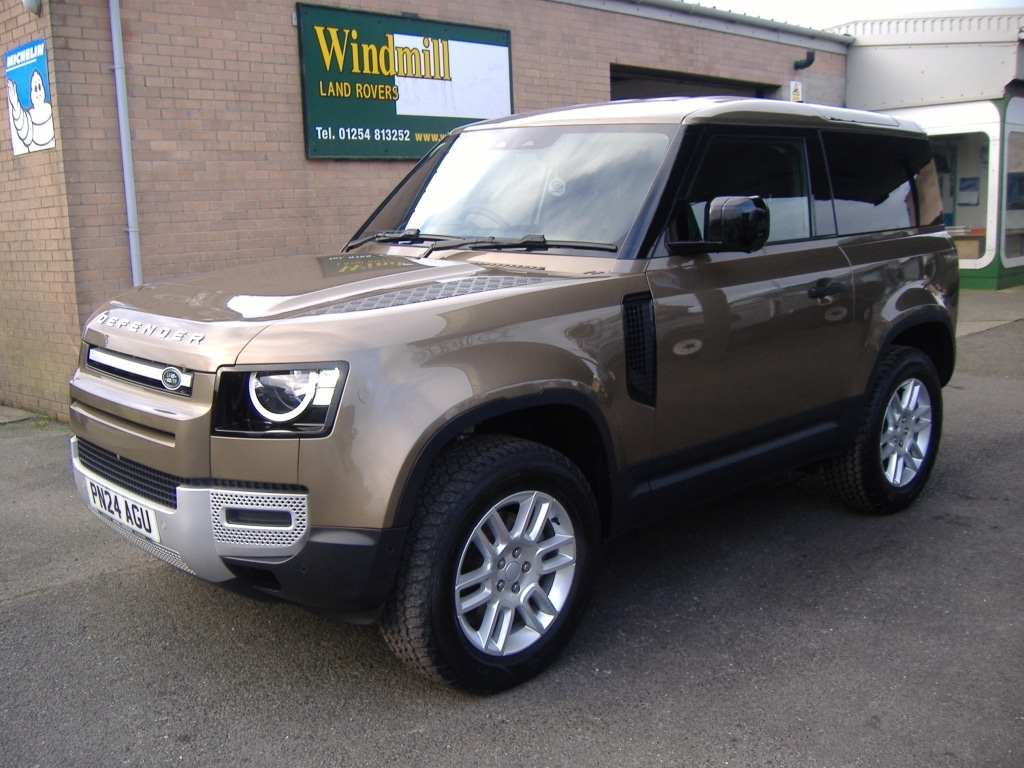 Used Land Rover Defender 2024 for sale - 77073353: Photo 3
