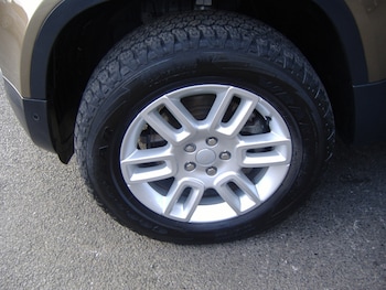 Used Land Rover Defender 2024 for sale - 77073353: Photo